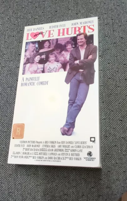 Love Hurts (VHS, 1992) Jeff Daniels Judith Ivey John Mahoney Vestron Video