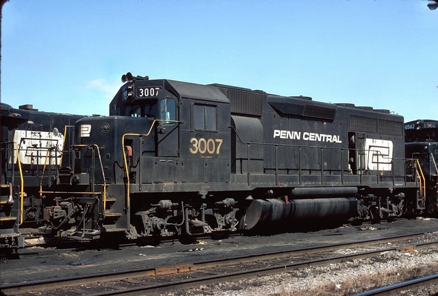 Penn Central (PC) - GP40 - #3007 - Original 35mm Slide