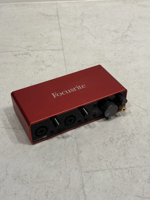 Interface audio USB Focusrite Scarlett 2i2 de 3e génération pour l'enregistreent des prises de Interface audio USB Focusrite Scarlett 2i2 de 3e génération pour l'enregistreent des prises de