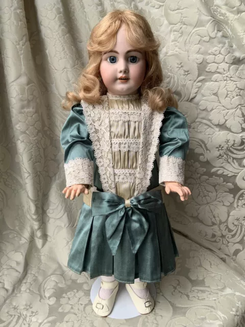 Exceptionnal Antique  Porcelain Doll/ Poupée Ancienne  Jumeau?
