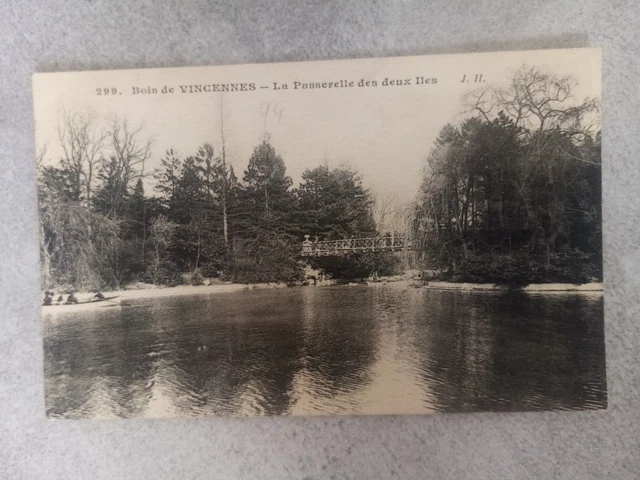 Cpa Wood De Vincennes La Passrelle Des De Two Islands