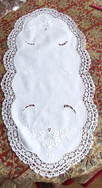 NAPPERONS BRODES MAIN DENTELLE AUX FUSEAUX CLUNYBLANCS 13CMX24 LES 2