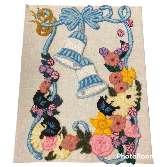 Campanas de boda bordadas con aguja perforadora de colección flores de 11"" x 14"" muselina sin enmarcar