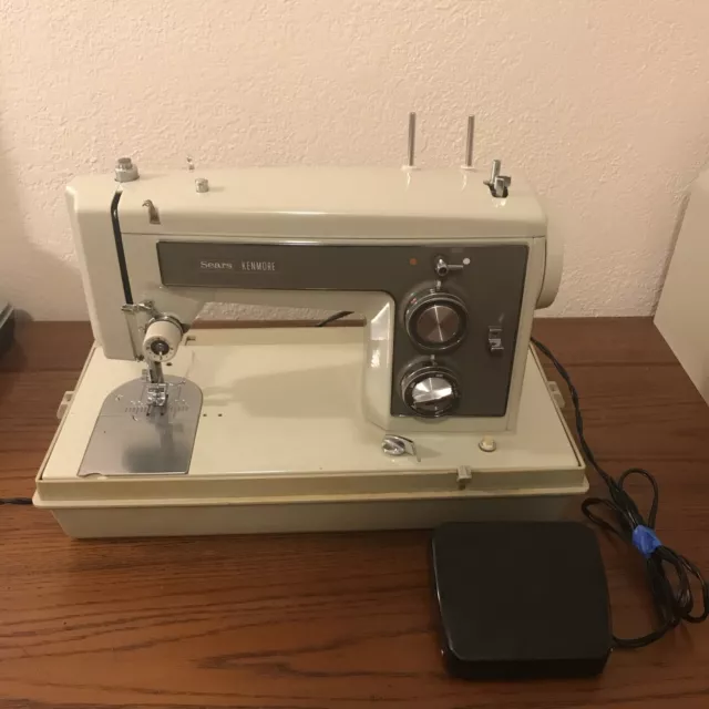 Vtg Sears Kenmore Model 158.14101 ZIG ZAG Sewing Machine W/ Case & Pedal Tested!