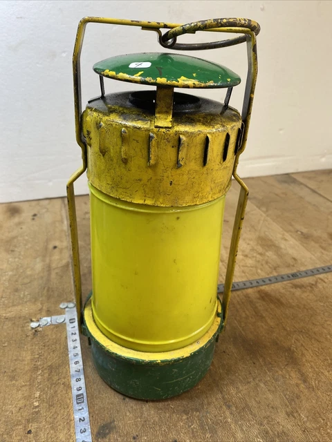 n° 4 ancienne lampe à pétrole / lampe tempête