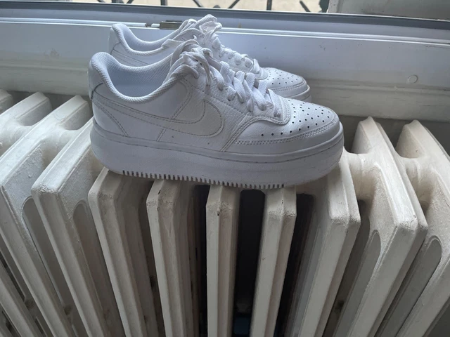 NIKE AIR FORCE 1 07 blanche taille 37 5 femme ce sont des nike porte 1 fois seul EUR 50 00 PicClick FR
