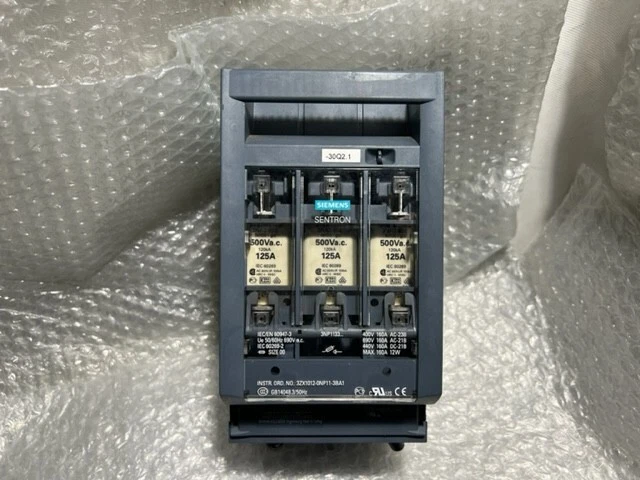 Siemens 3NP1 Sicherungsschalter-Trennschalter / 3-polig 160A Umschlossen, NH00 Sicherungsgröße