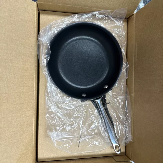 https://www.picclickimg.com/bzoAAOSwVUxkKfzF/Pampered-chef-85-21-CM-BRILLIANCE-NONSTICK-FRY-PAN-100730.webp