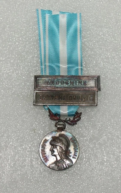 INSIGNE MILITAIRE de la COLONIALE en INDOCHINE - Collection
