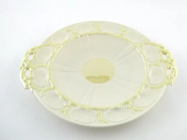 Belleek Neuf Coque Jaune à Poignées Gâteau Plaque Jaune Centre