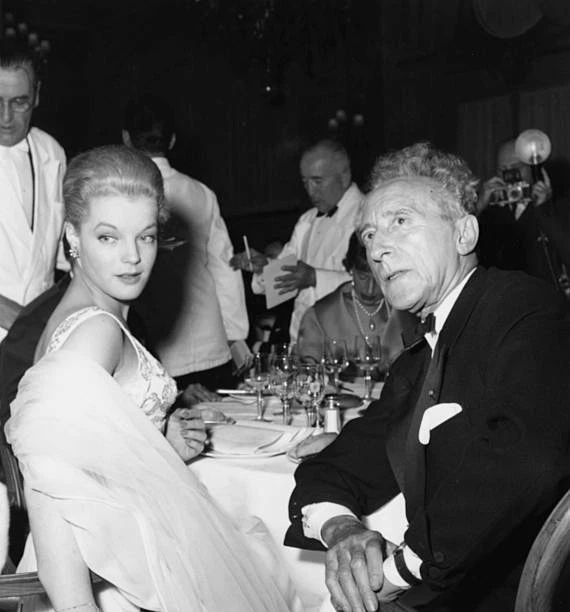 Romy Madley Croft visual data 2