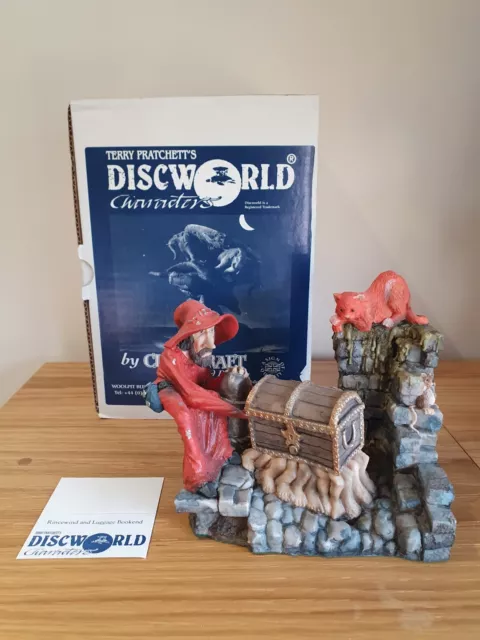 Clarecraft Discworld - DW41 - Rincewind, Luggage and Cat Bookend