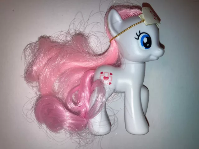 My Little Pony Nurse Redheart G4 MLP FIM Brushable raised hoof w cap