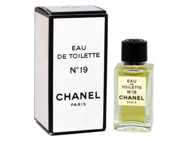 Chanel No 19  4.5ml Eau De Toilette Miniature Perfume