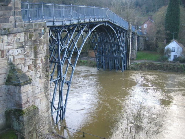 Photo 6x4 The Severn in flood at Ironbridge The river is well up on norma c2006