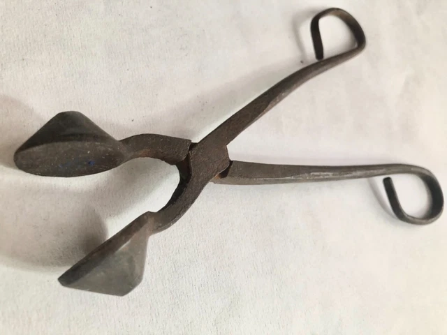 OLD TOOL, OUTIL ancien de cuisine Art Populaire Coupe Pain Forgé 19eme