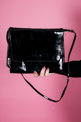 Schwarze Design Ledertasche mit glitzernden Applikationen Mode & Beauty Accessoires & Schmuck Schwarze Design Ledertasche mit glitzernden Applikationen Mode & Beauty Accessoires & Schmuck