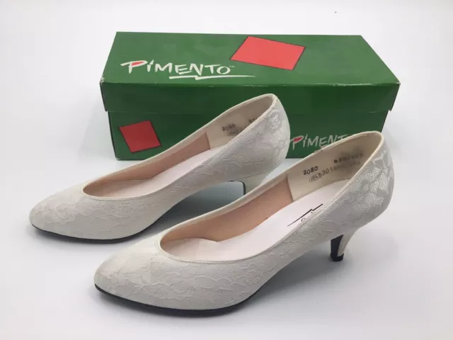 Pimento Women’s Size 8 Vintage White Lacy Wedding Pumps 2.5 inch Heeled Shoes