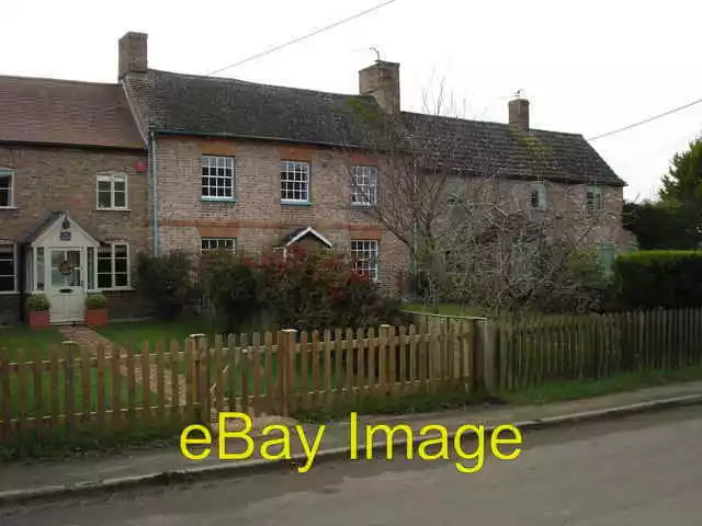 Photo 6x4 Cottages in the village of Slimbridge  c2006