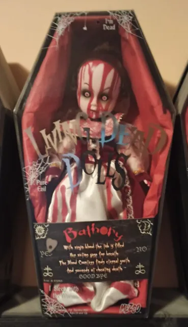 LIVING DEAD DOLLS - BATHORY - aperta ma MAI tolta dalla bara. NUOVA