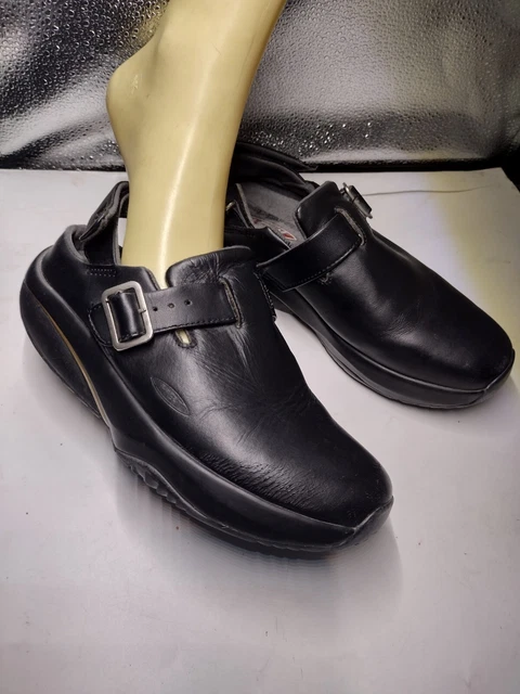 Mbt Women's Sandals 7.5 (Leather have scratches pic 2)