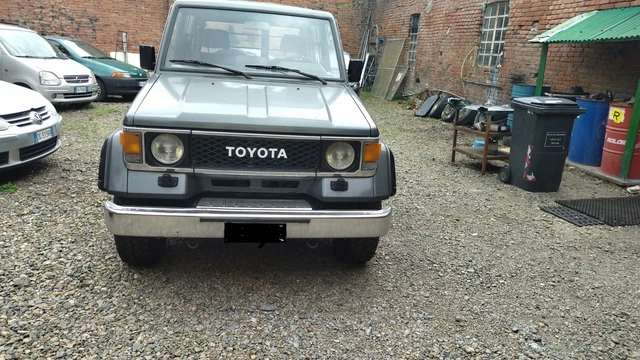 Toyota land-cruiser 3
