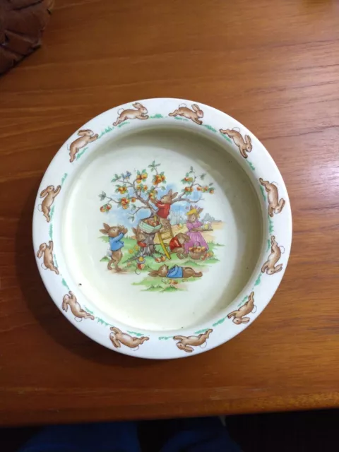 Vintage  Bunnykins Royal Doulton Porringer Apple Picking Collectable