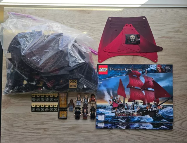 Lego Pirates of the Caribbean 4195 Queen Anne's Revenge 100% Complete