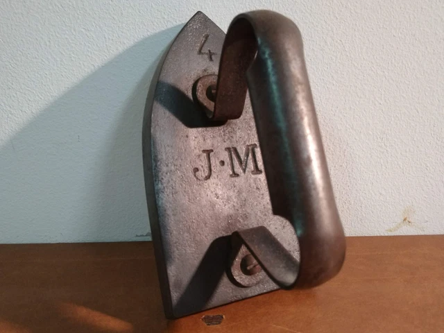 ⭐ Fer à repasser ancien en fonte JM N°4 ⭐