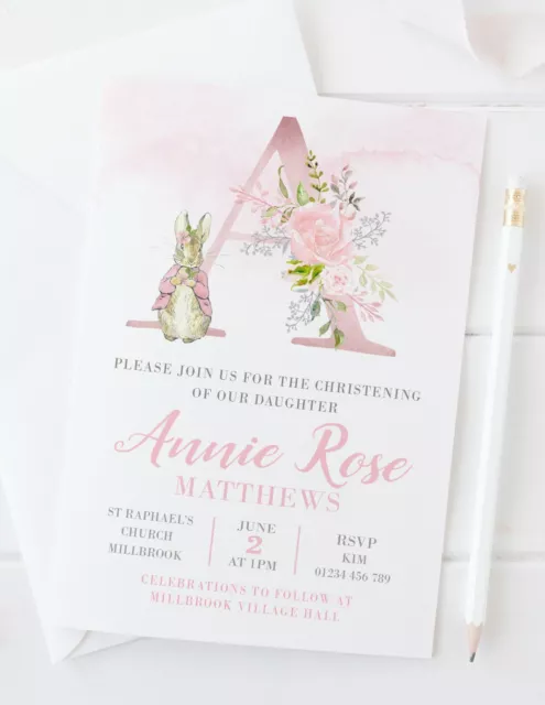 10 Invitaciones De Bautizo De Conejo Peter Rosa Personalizadas - Inicial De Rosas