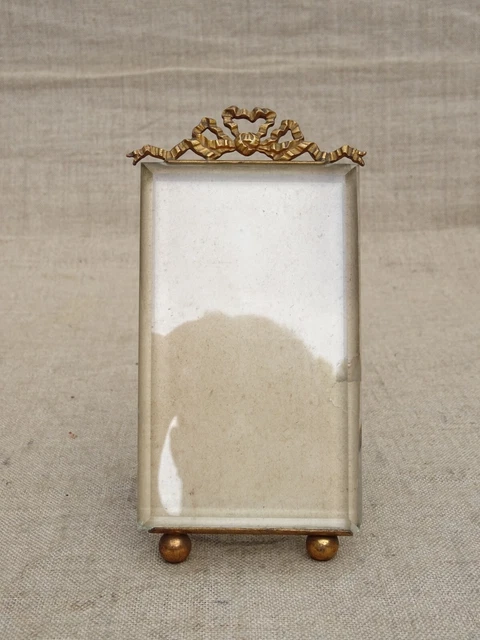 VENDU - Ancien petit cadre ovale shabby et photo fillette - Le Grenier