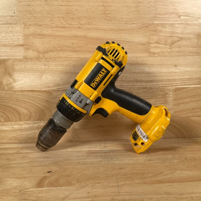Taladro de martillos portátil a batería Dewalt XRP DCD95 negro y amarillo para piezas