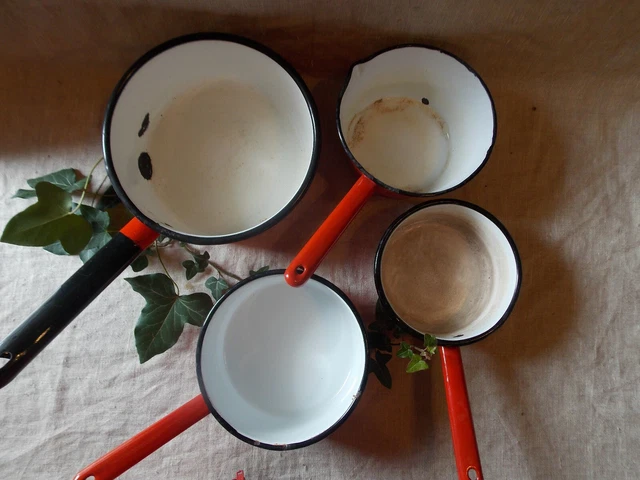 assiette émaillée création déco originale rouge inaltérable