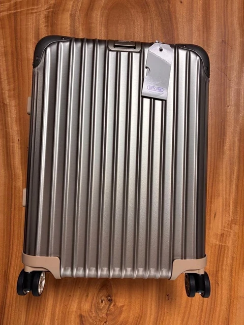 RIMOWA TOPAS TITANIUM 32L Cabin 4 Wheels Tsa Lock Aluminum