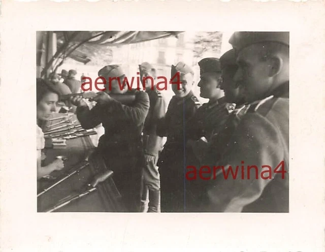 RUMMEL DEUTSCHE SOLDATEN an der Schießbude Rennes Bretagne Frankreich