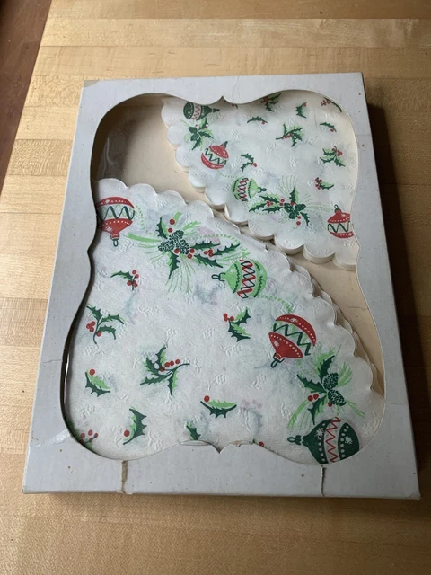 Vintage Christmas Theme Paper Doilies, 9” And 12”