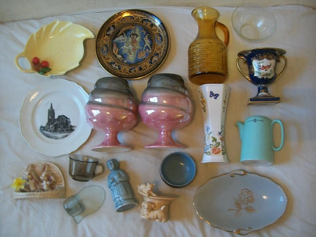 Job Lot Vintage Mixed Pottery / Glass. Some A/F. Would Be Ideal For Mosaic Etc. Job Lot Vintage Mixed Pottery / Glass. Some A/F. Would Be Ideal For Mosaic Etc.