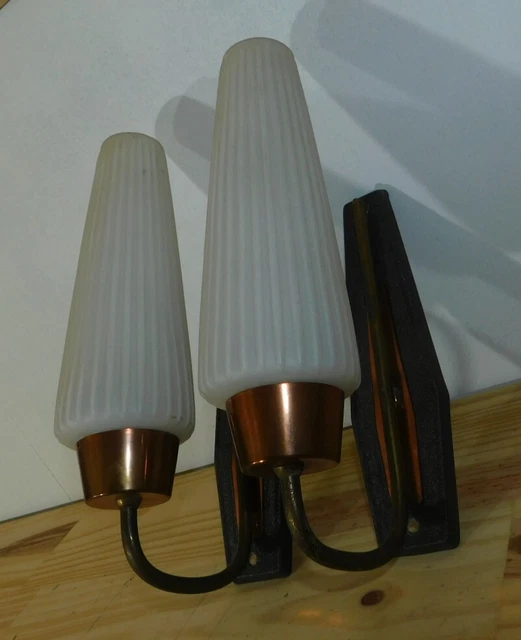 ANCIENNE PAIRE D'APPLIQUES 70's . TULIPES EN VERRE . dlg LUNEL ARLUS . H 26 cm
