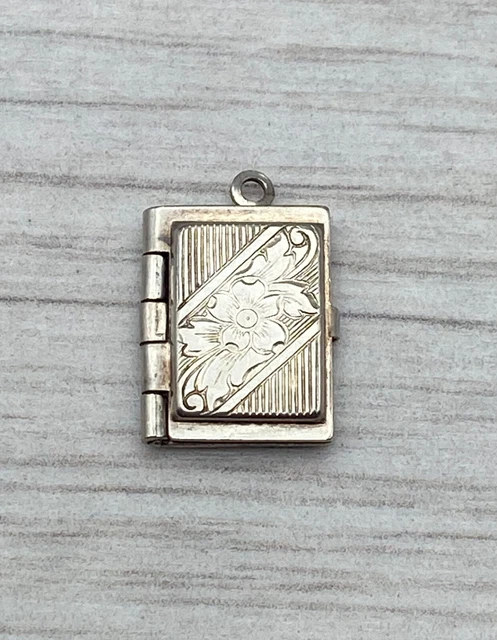Vintage Sterling Silver Charm Book Locket with Note Inside 1941 (G61) Vintage Sterling Silver Charm Book Locket with Note Inside 1941 (G61)