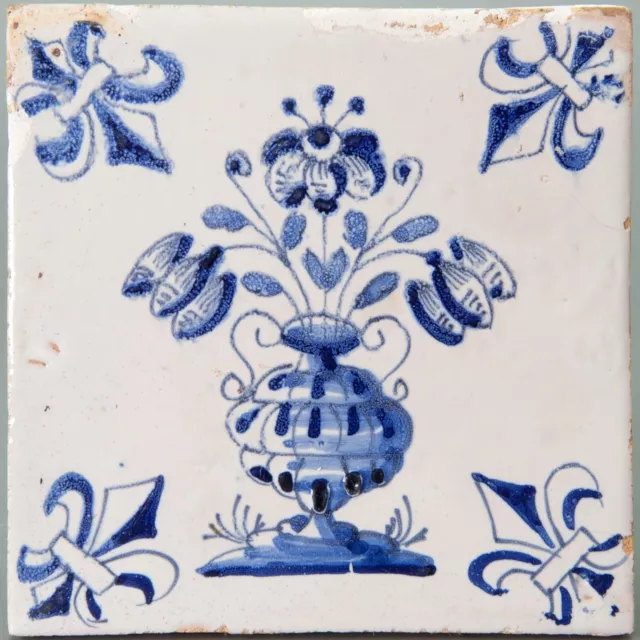 Nice Dutch Delft Blue tile, flowerpot, 17th. century.