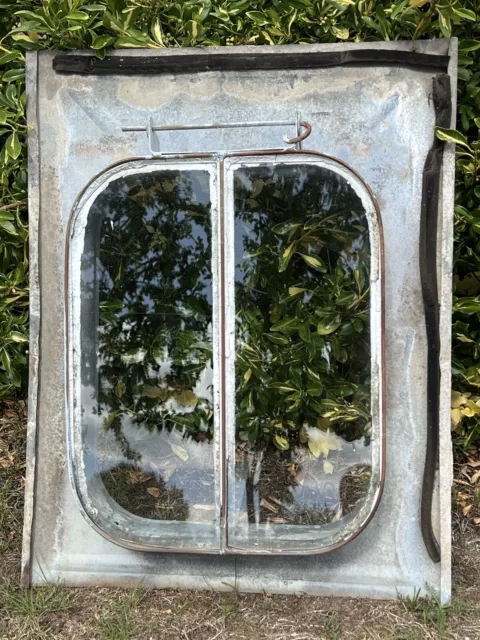 altes Dachfenster Schornsteinfegerausstieg Metallfenster Deko Dachluke ~78x61 cm