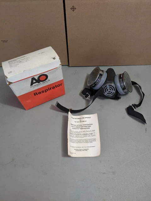 American Optical Respirator Mask Vintage w/ Box and manual