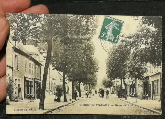 CPA 58 POUGUES LES EAU Route de paris - hannequin editor