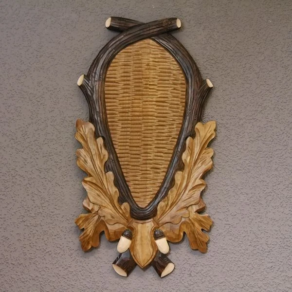 Escudo de Trofeo Tallado para Ciervo Rojo Asta Tintado Af 38 X 18CM