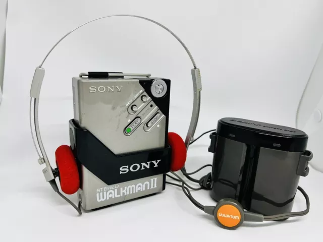 SONY WALKMAN WM-2 with Original Headphones MDR-4 And Case And Battery Case  EUR 384,00 - PicClick FR
