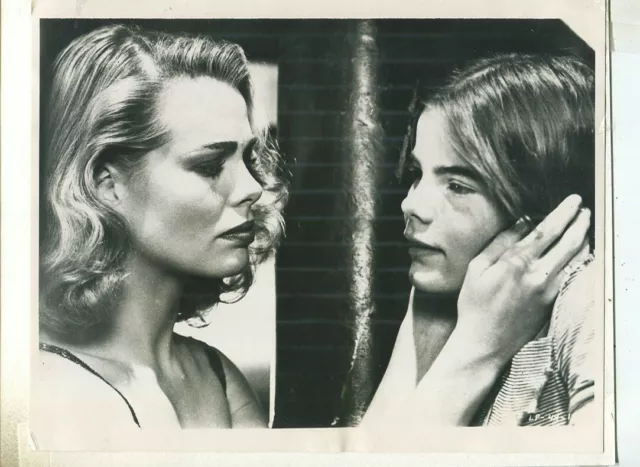 "Lipstick"- Margaux And Mariel Hemingway 1976 TV press photo MBX33