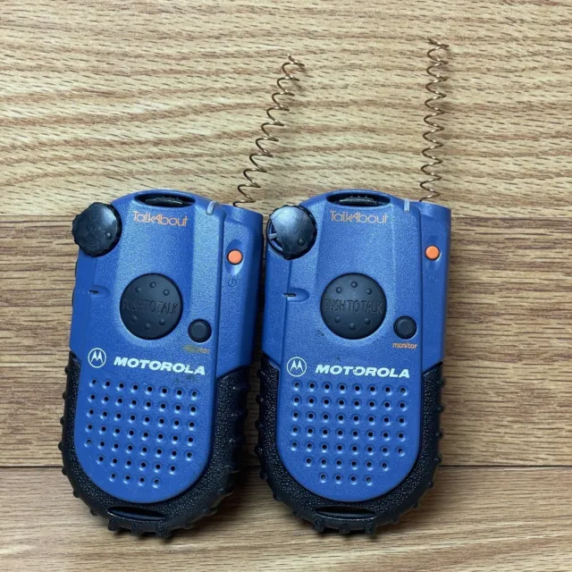 pair  Motorola P14SPA03P2AA E4 Blue Talkabout Walkie Talkie UHF Band 2 Way Radio