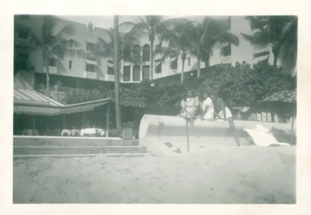 1940  Royal Hawaiian Hotel Waikiki   Hawaii 3  photos at beach
