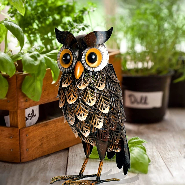 Garden Statue Metal Owl Yard Art Outdoor Decor with Solar LED Lights