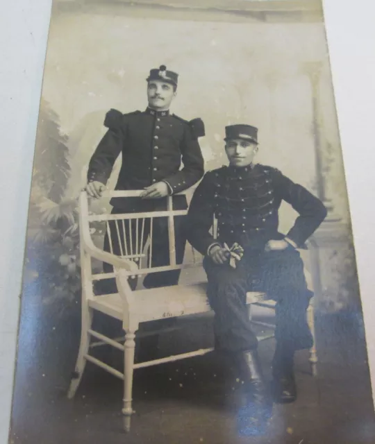 Photo-carte postale :Soldat du 56eme RI en tunique + Artilleur 8eme RA en Dolman